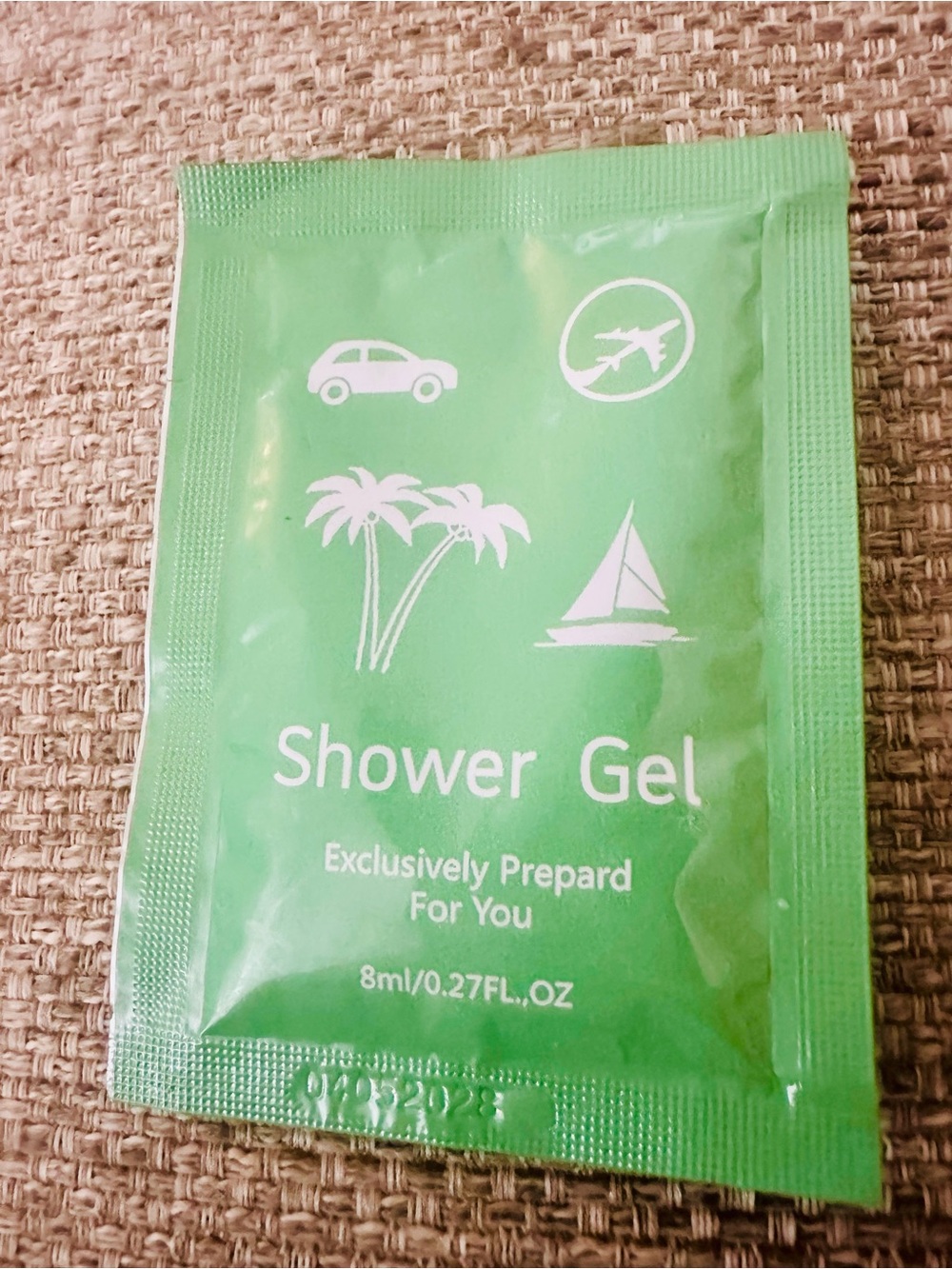 Travel Toiletries Kit & Pouch with Clorox, EOS & Lume, Shower Gel & Shampoo New - Picture 5 of 11